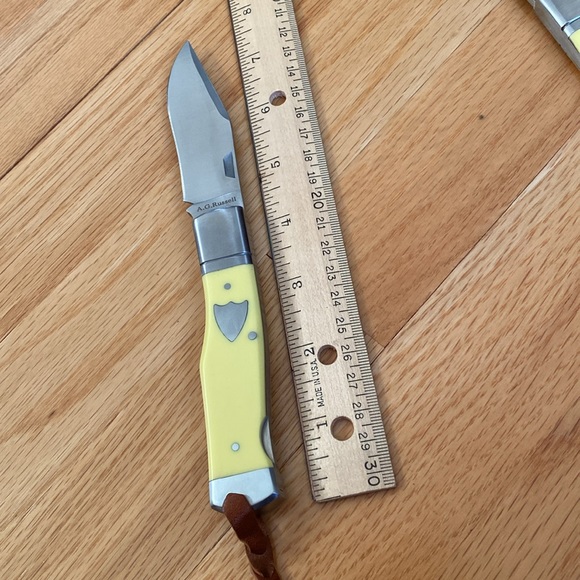 A.G.Russell Gu stock Lockbacks with Yellow Delrin - Picture 8 of 10